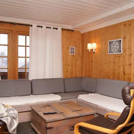 Tinden Apartament *